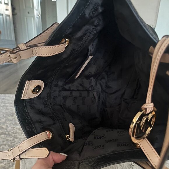 NWT Authentic Michael Kors Jet Set Leather Medium Tote Bag, Black - Picture 5 of 10